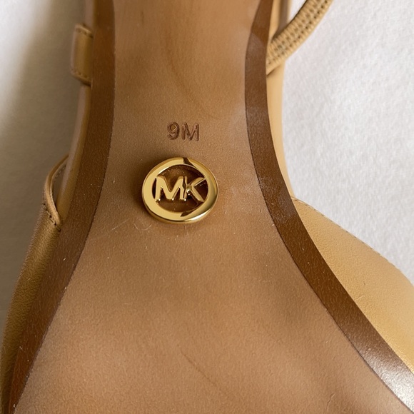 Michael Kors Eliza Pump Leather Butternut Sandals Size 9M - Picture 6 of 9
